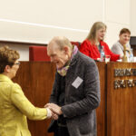 Gerald Wagner begrüßt Senatorin Claudia Schilling